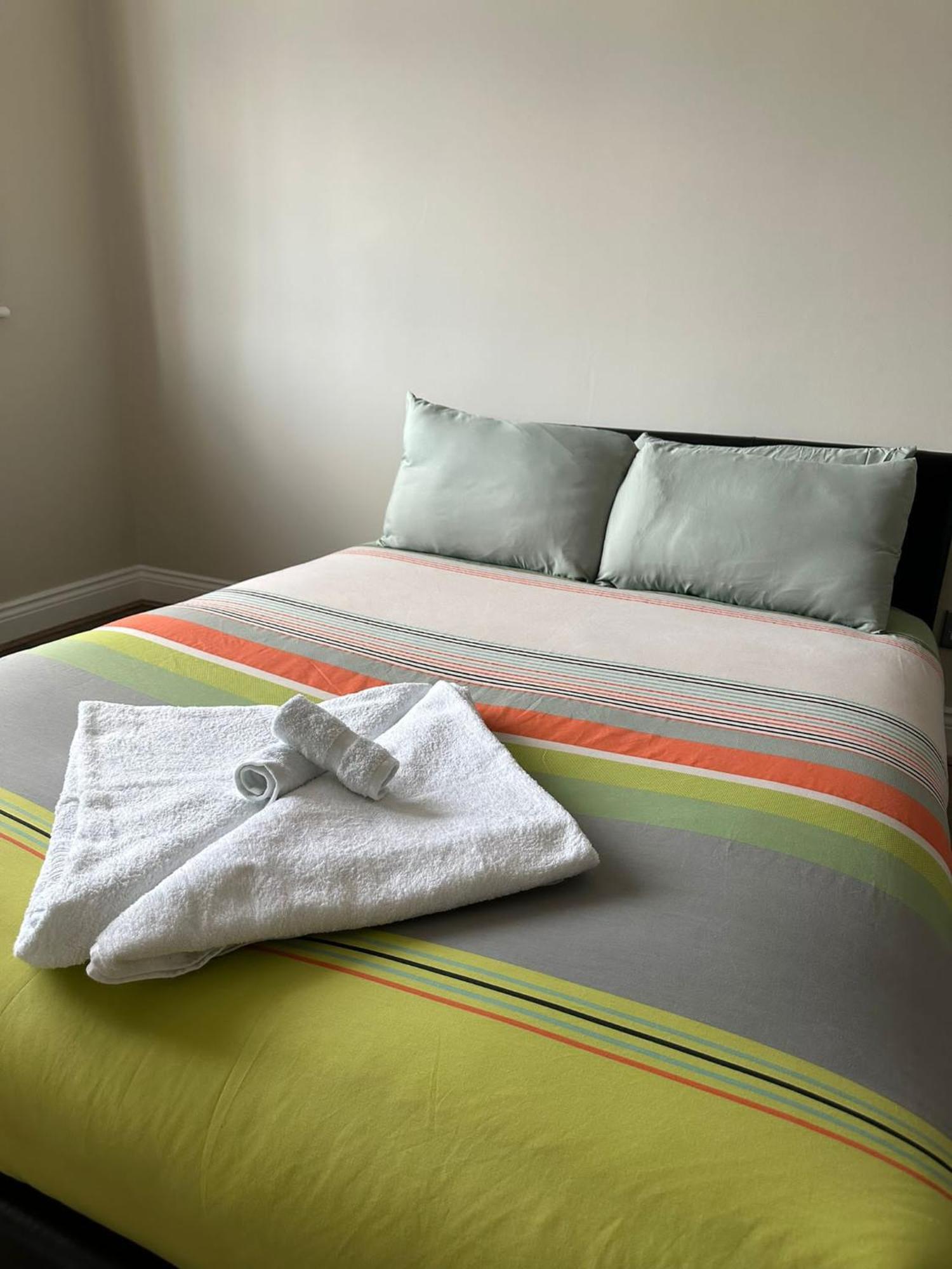 Westcliff On Sea Villa Southend-on-Sea Ngoại thất bức ảnh